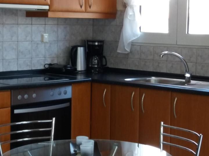 Elegant Apartment Near The Beach Nea Peramos  Luaran gambar
