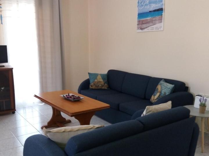 Elegant Apartment Near The Beach Nea Peramos  Luaran gambar