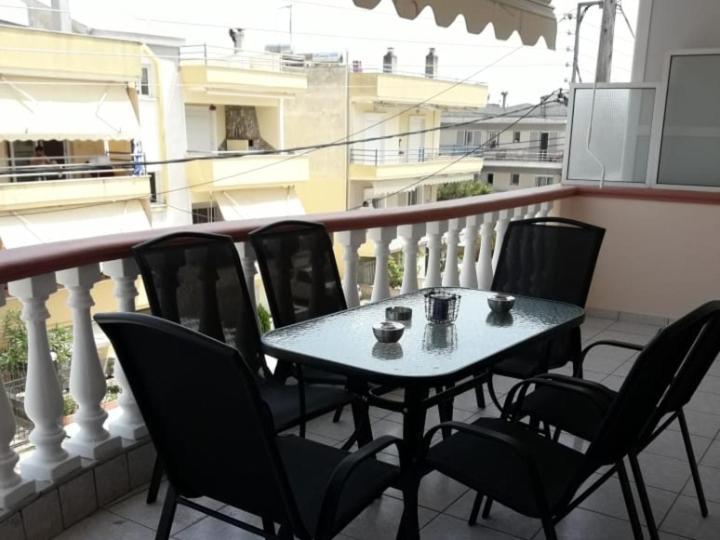 Elegant Apartment Near The Beach Nea Peramos  Luaran gambar