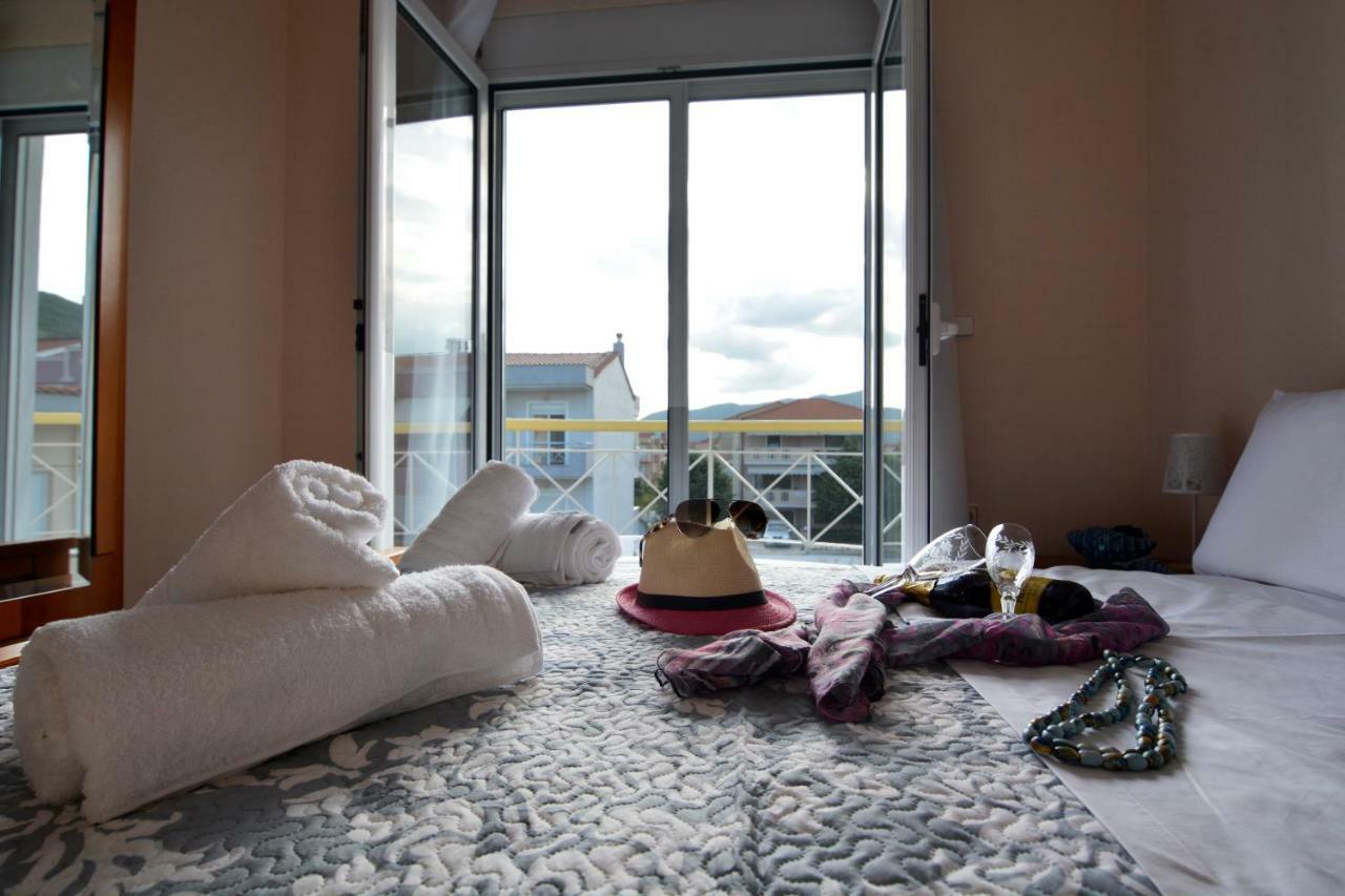 Elegant Apartment Near The Beach Nea Peramos  Luaran gambar