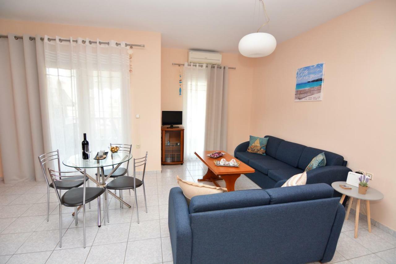 Elegant Apartment Near The Beach Nea Peramos  Luaran gambar