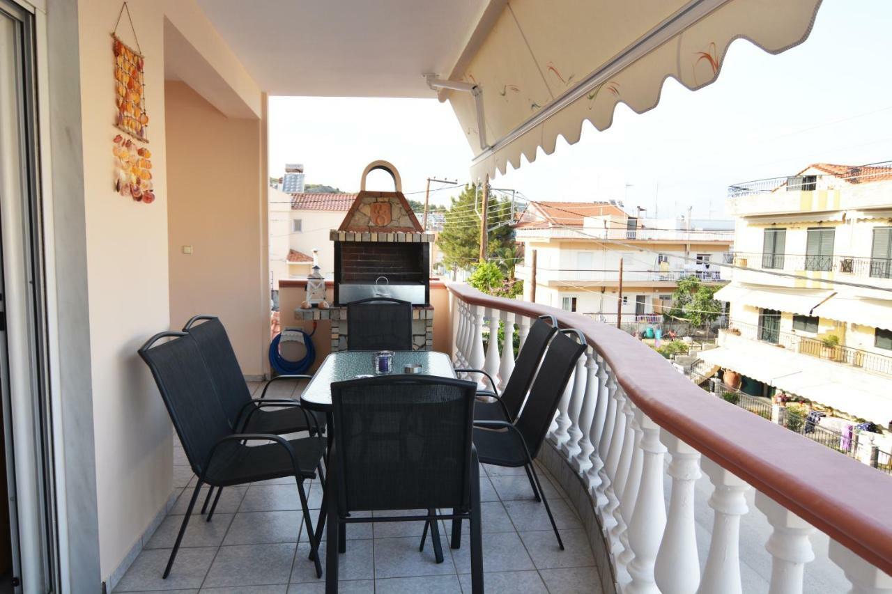Elegant Apartment Near The Beach Nea Peramos  Luaran gambar