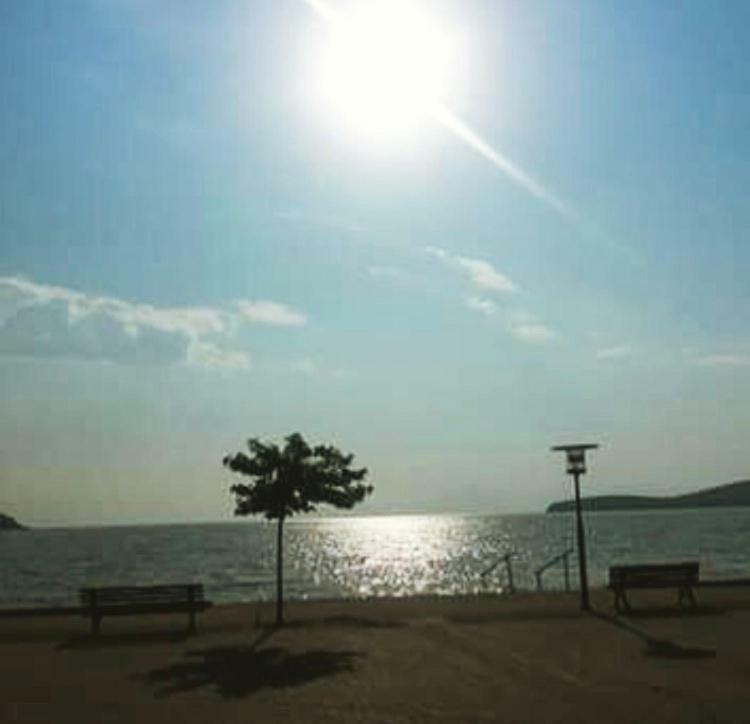 Elegant Apartment Near The Beach Nea Peramos  Luaran gambar