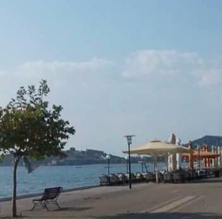 Elegant Apartment Near The Beach Nea Peramos  Luaran gambar